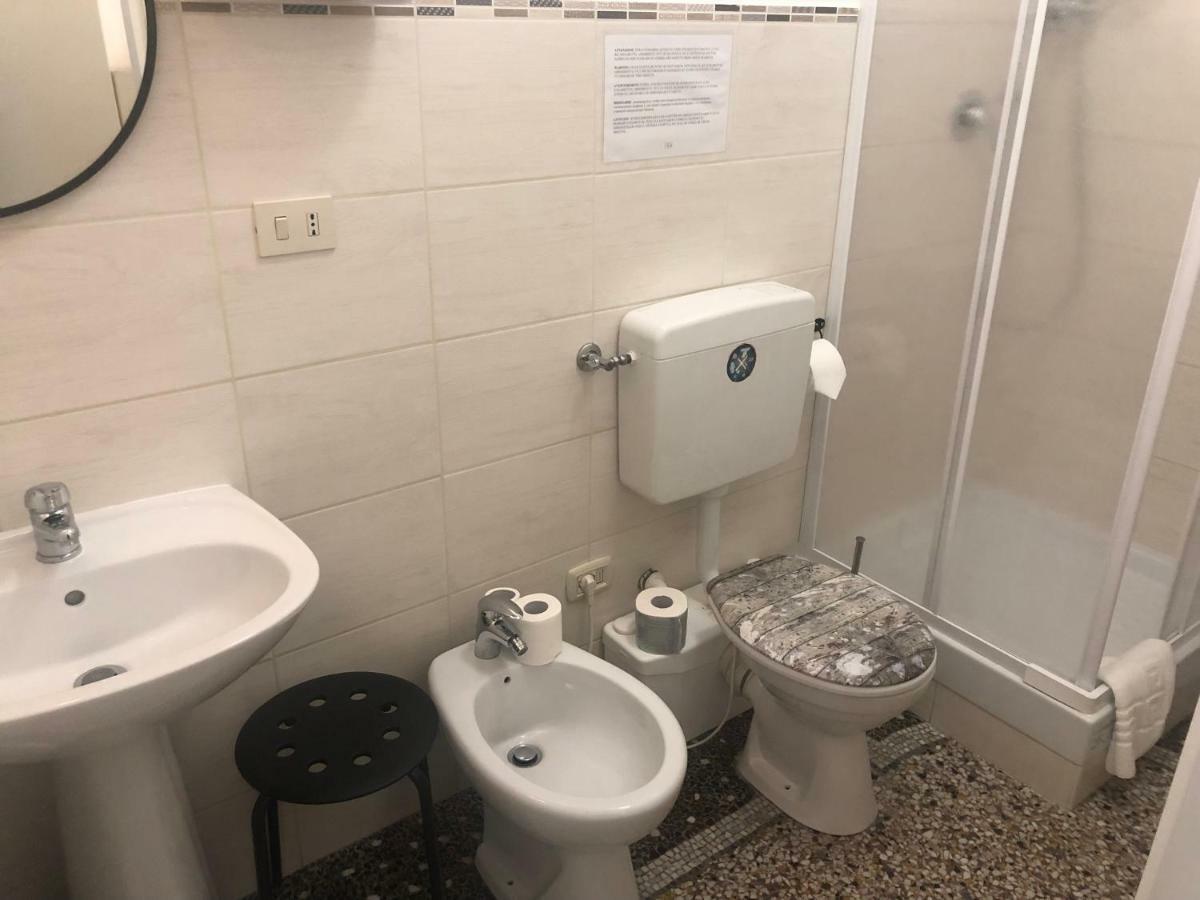 Check-Inn Rooms Genova Centro Ngoại thất bức ảnh